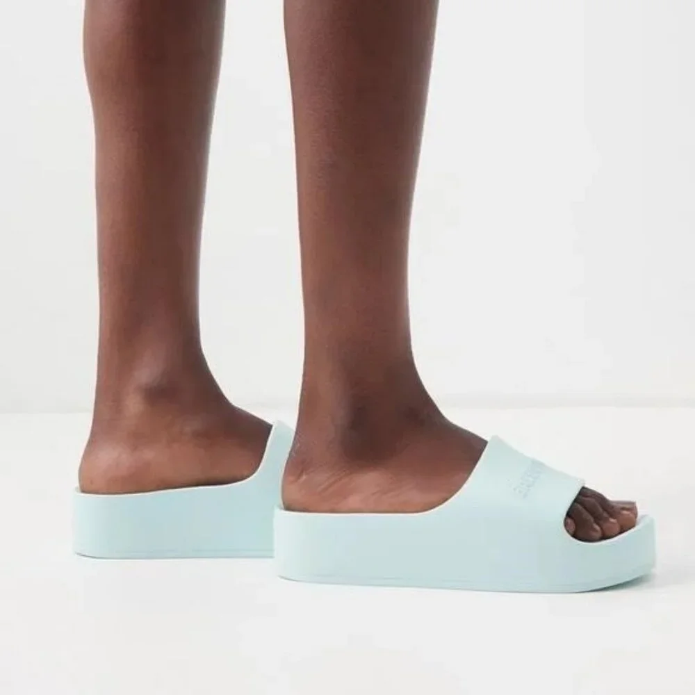 100% - New Authentic BALENCIAGA Rubber Womens Chunky Slide Sandals 36 Green Aq…